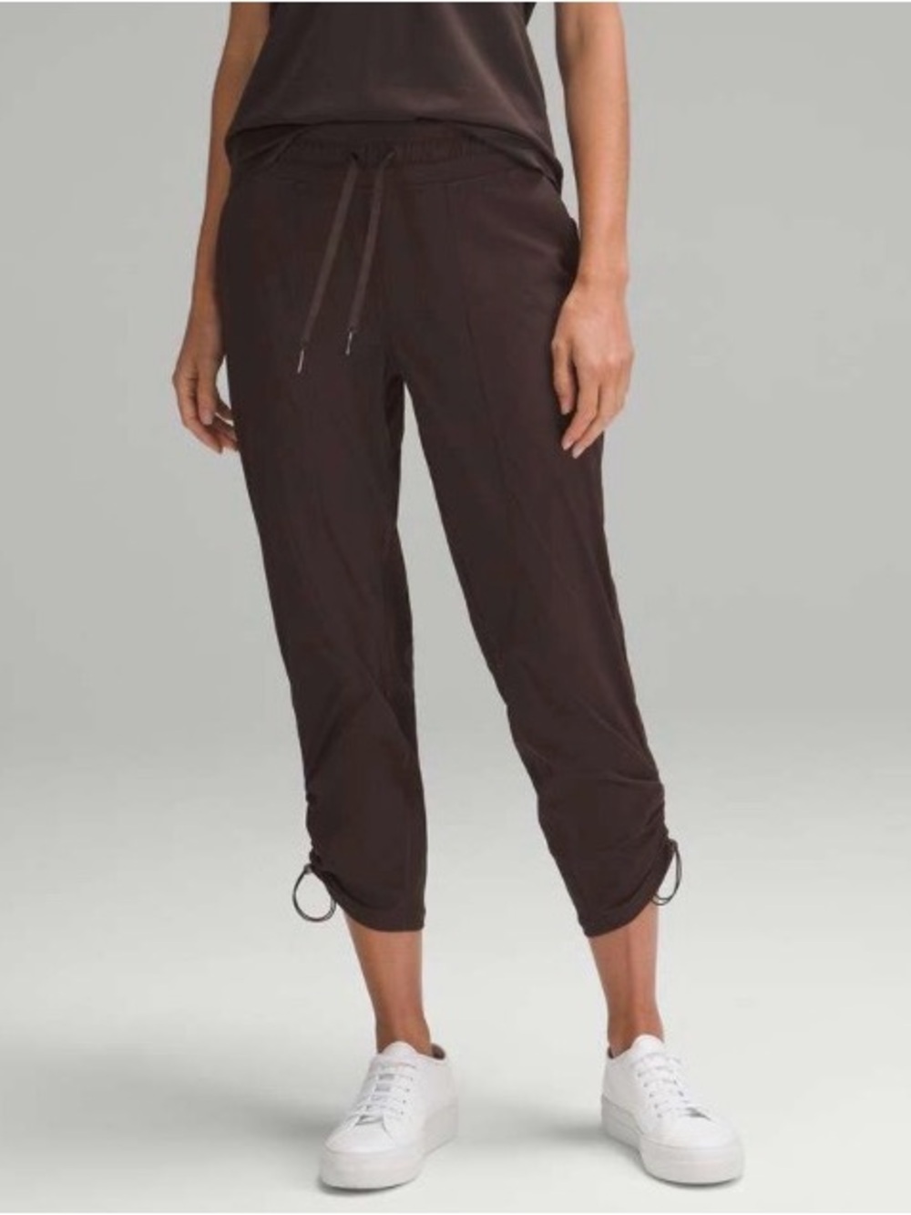 Lululemon Dance Studio mid-rise cropped pants size 4
